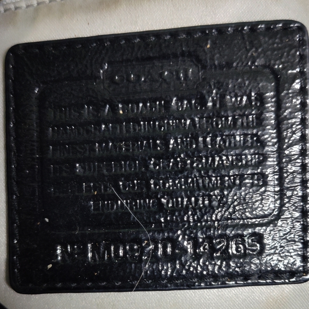 COACH VINTAGE PATENT SIGNATURE TOTE - Picture 9 of 9